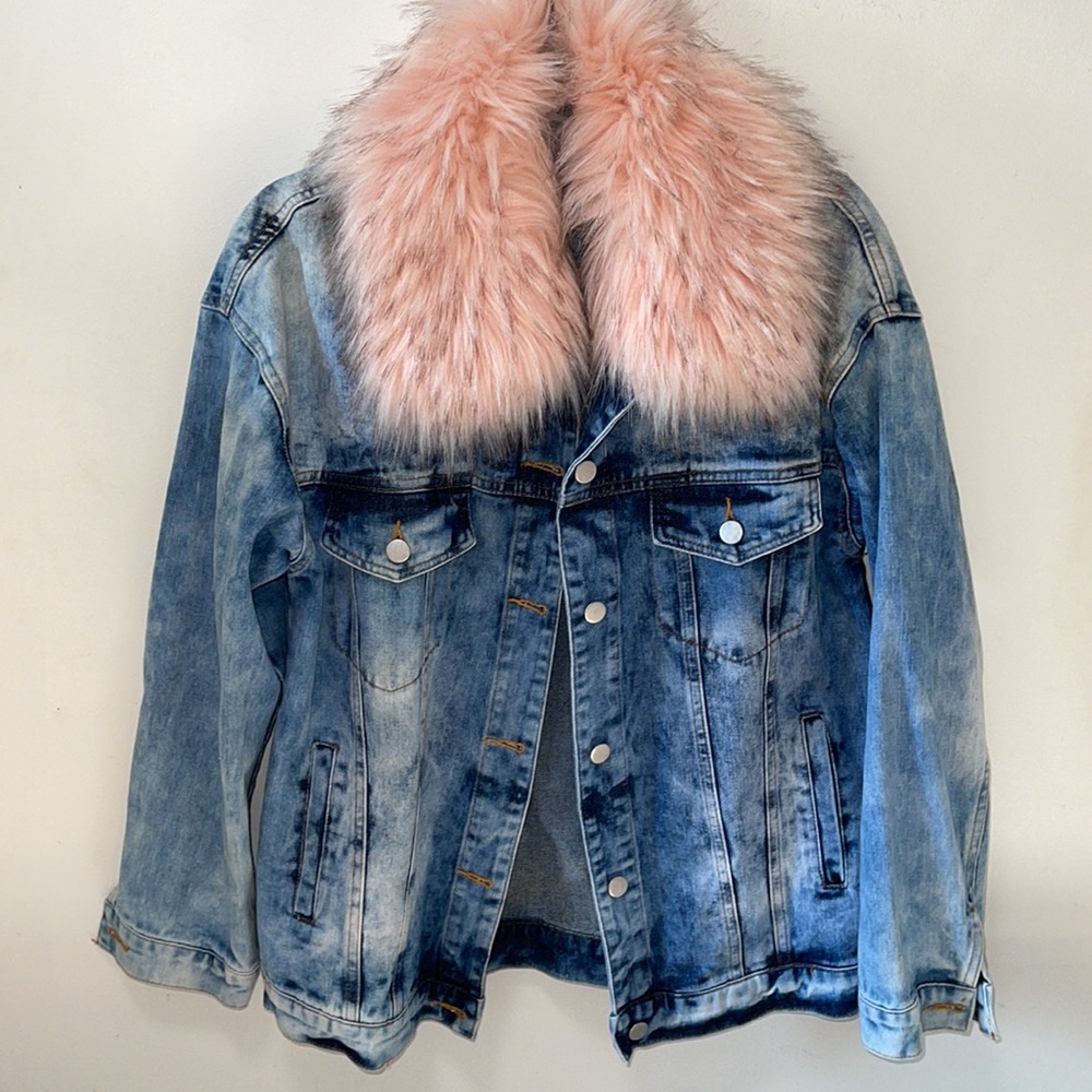 THIRTY 6 POINT 5 DENIM JACKET WITH REMOVABLE PINK FUR COLLAR  WOMENS SIZE SMALL